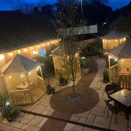 Greyhound Inn Wilton Wilton  Екстер'єр фото