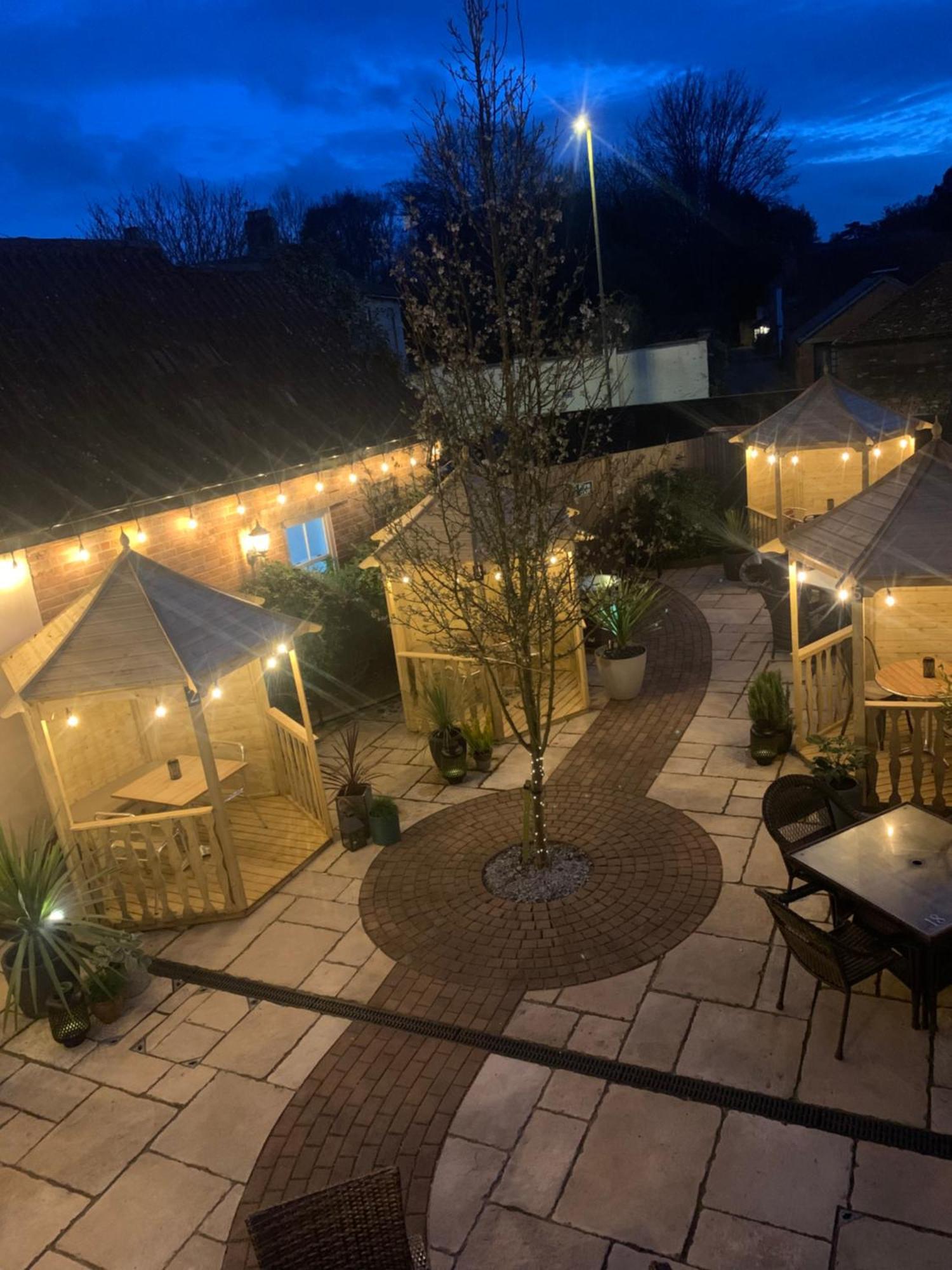 Greyhound Inn Wilton Wilton  Екстер'єр фото