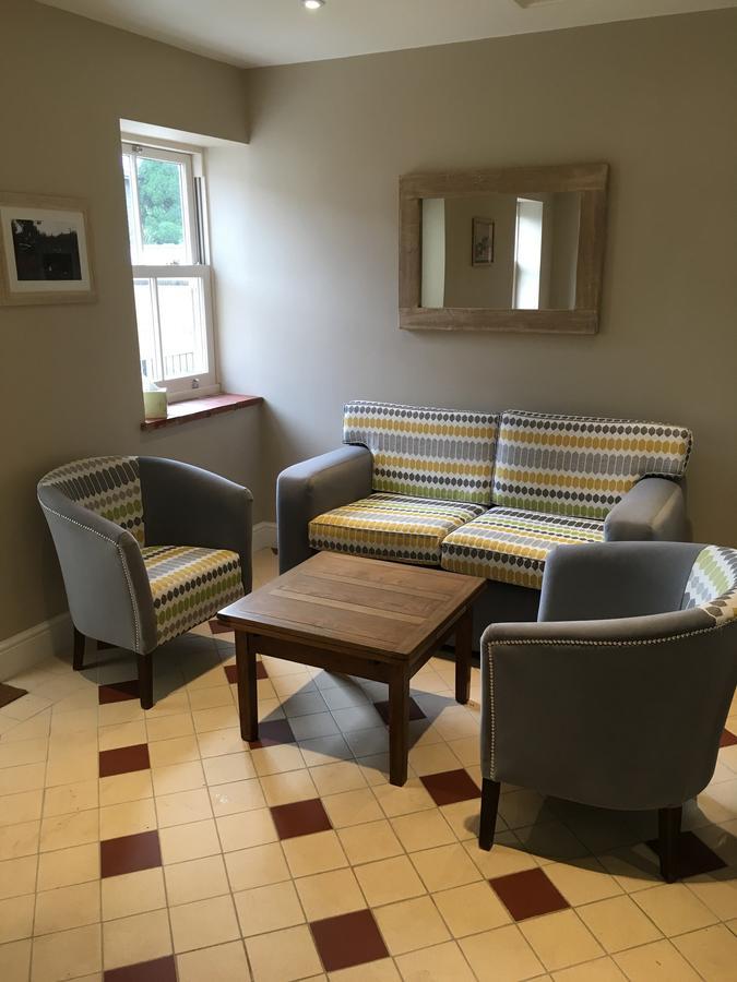 Greyhound Inn Wilton Wilton  Екстер'єр фото