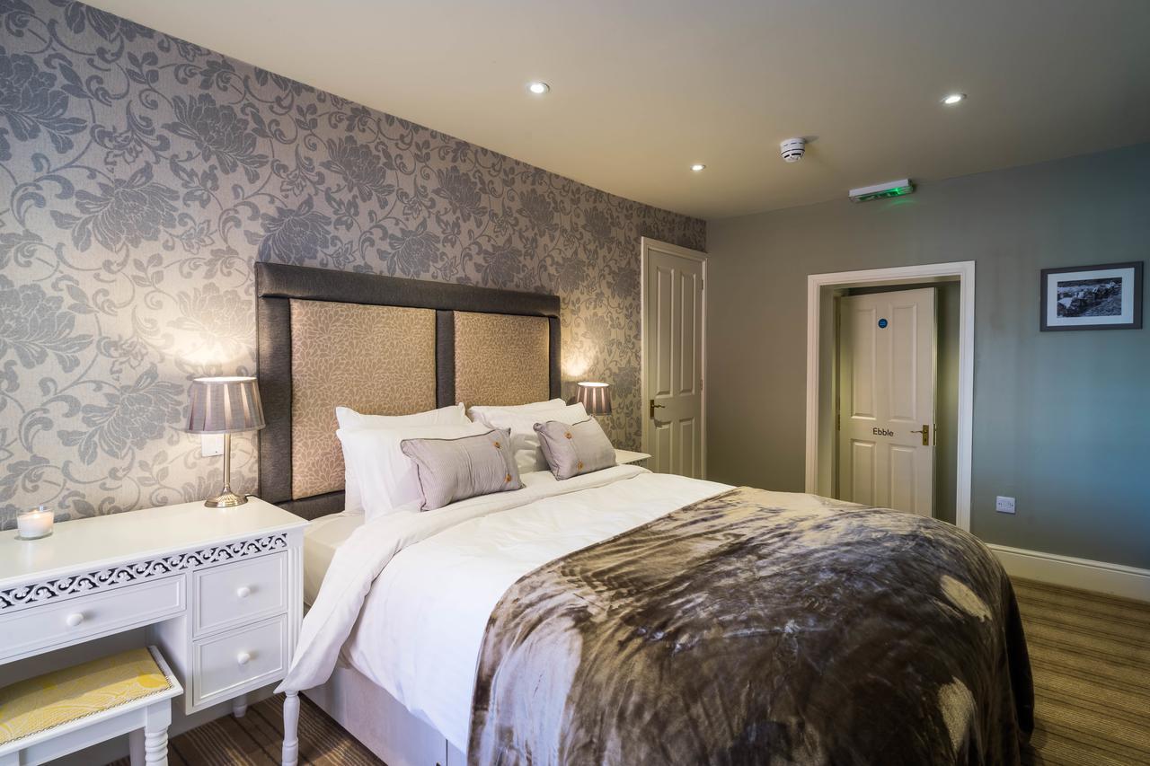 Greyhound Inn Wilton Wilton  Екстер'єр фото
