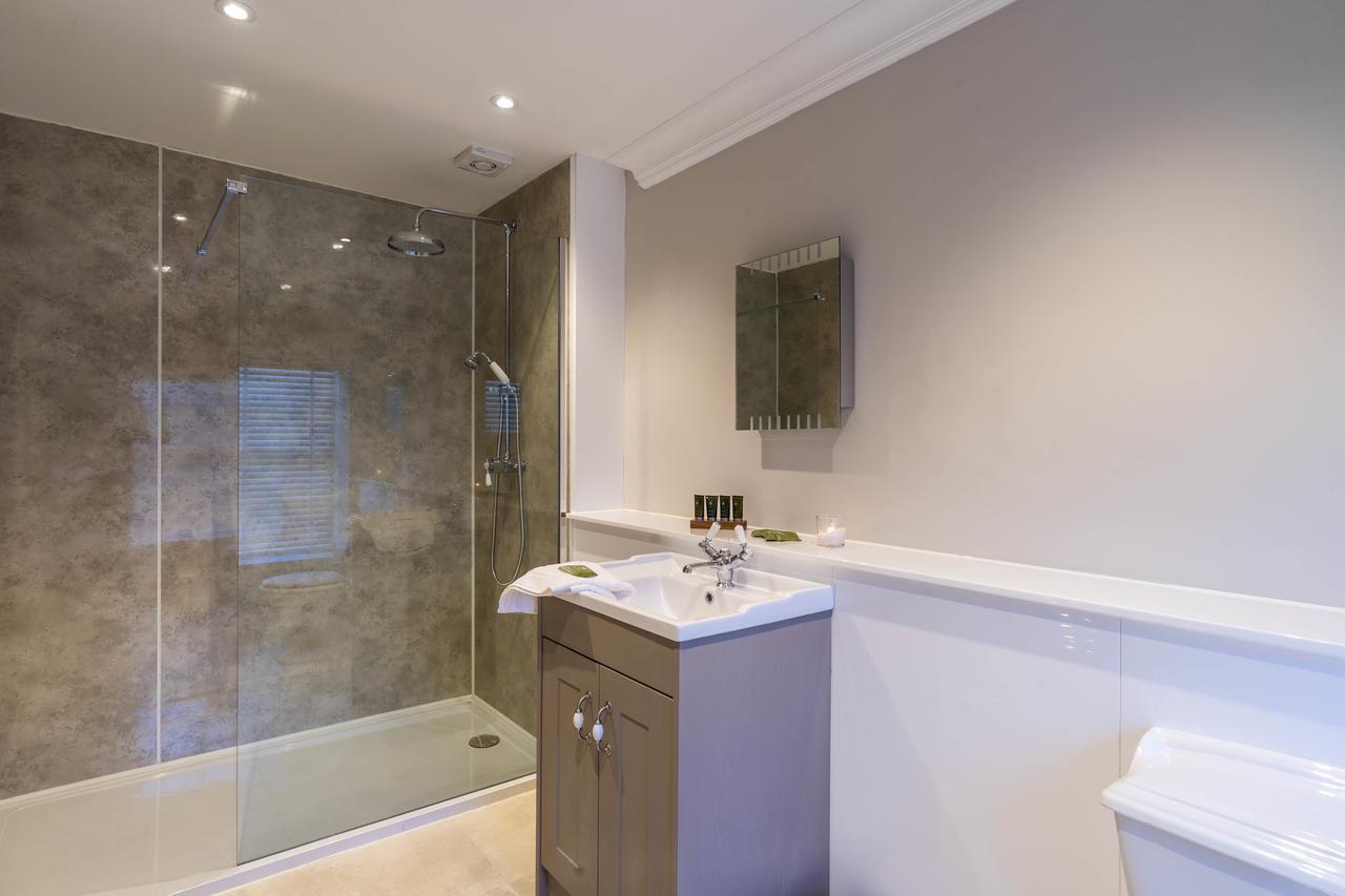 Greyhound Inn Wilton Wilton  Екстер'єр фото