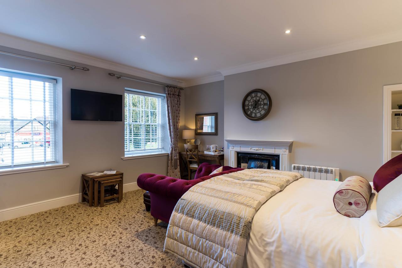 Greyhound Inn Wilton Wilton  Екстер'єр фото