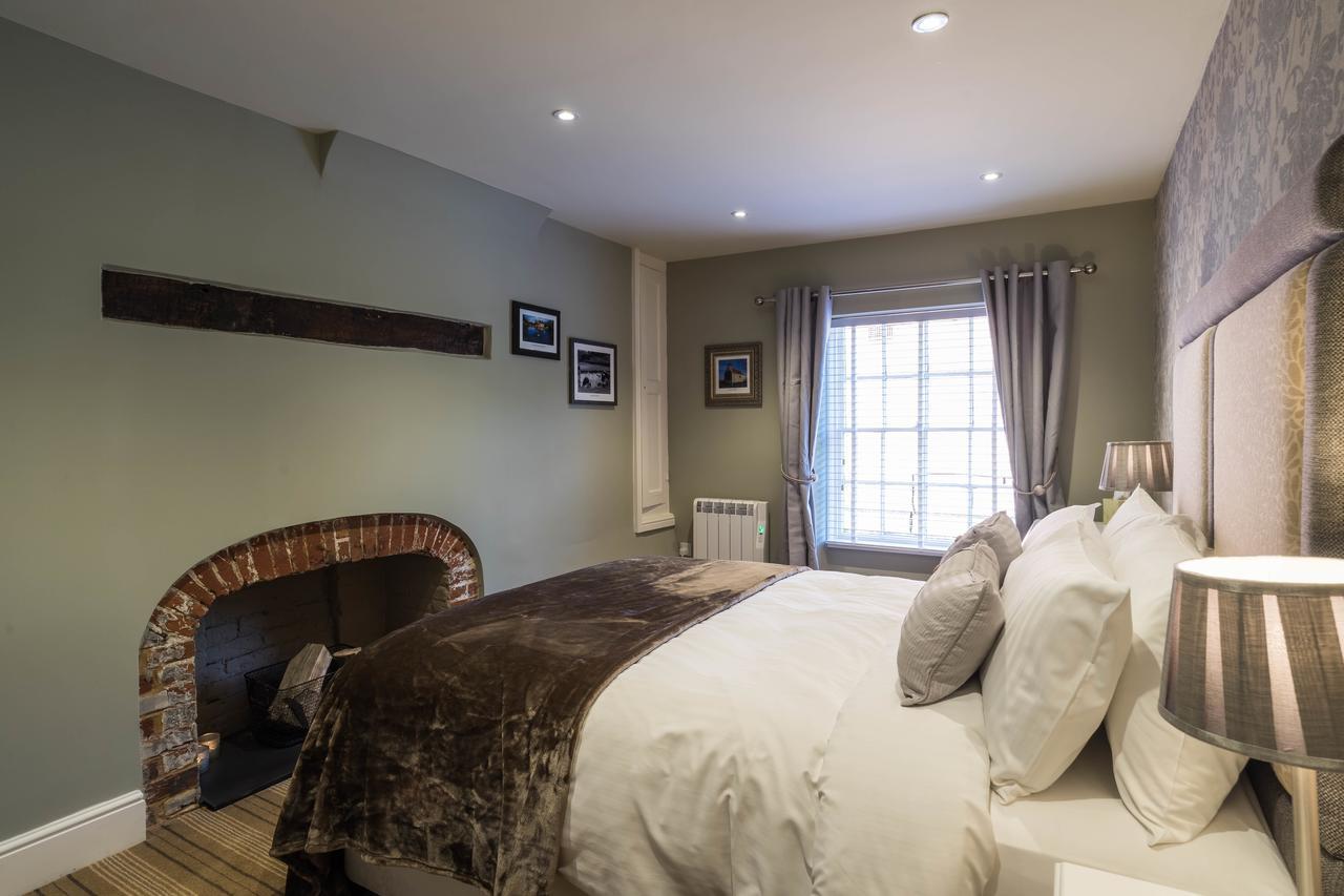 Greyhound Inn Wilton Wilton  Екстер'єр фото