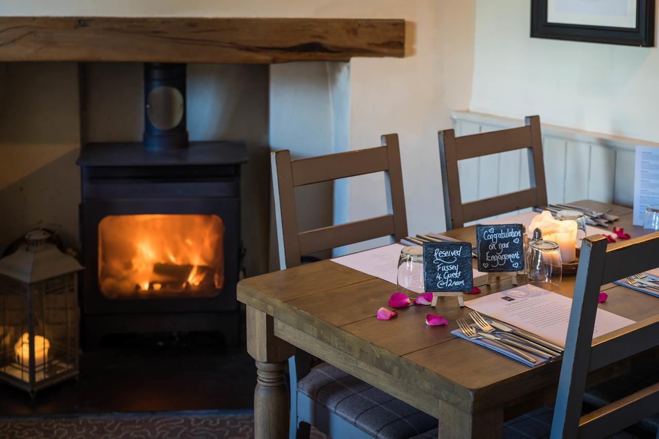 Greyhound Inn Wilton Wilton  Екстер'єр фото