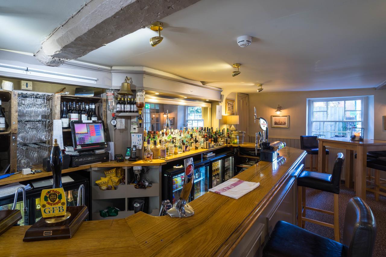 Greyhound Inn Wilton Wilton  Екстер'єр фото