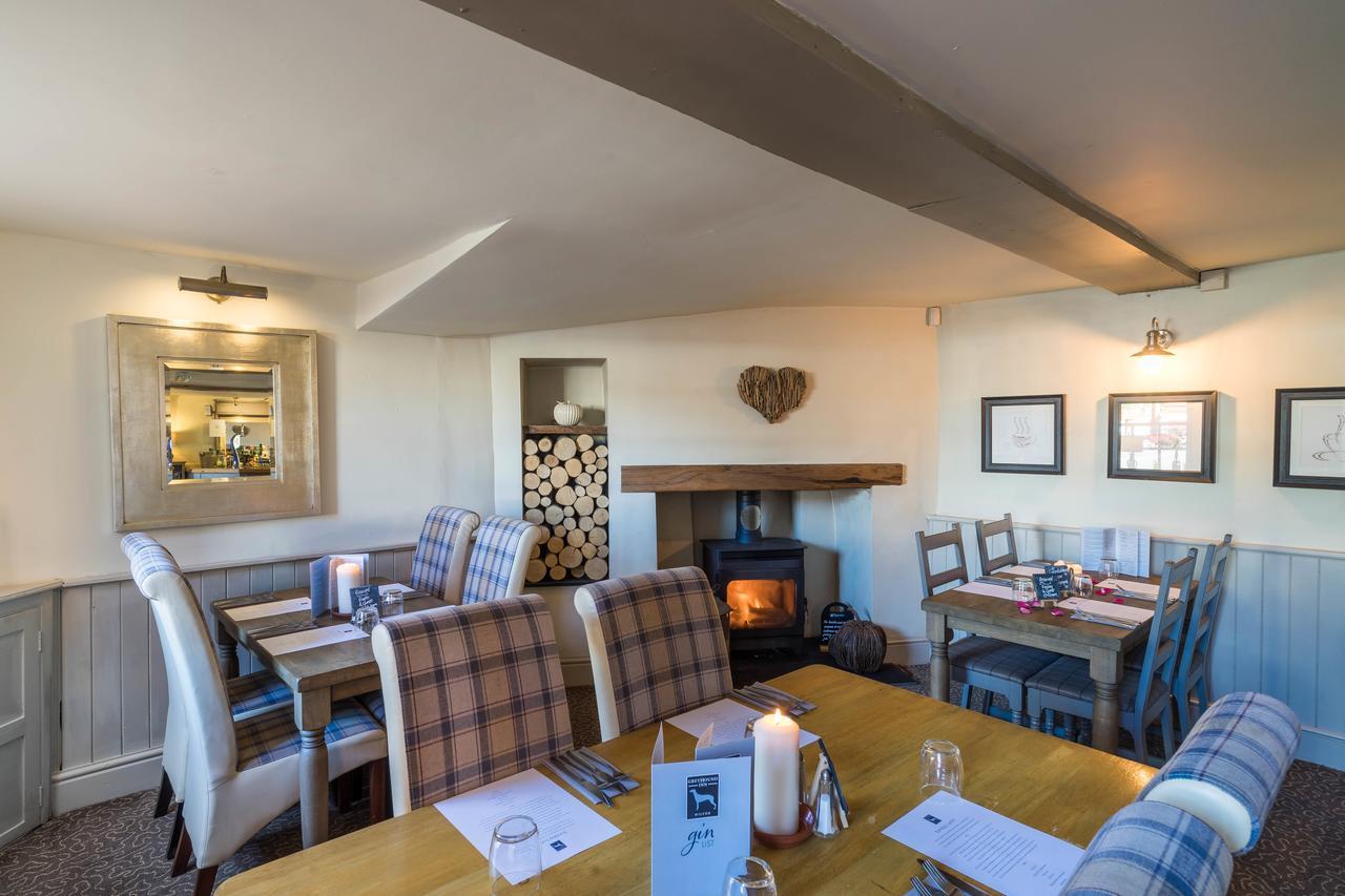 Greyhound Inn Wilton Wilton  Екстер'єр фото
