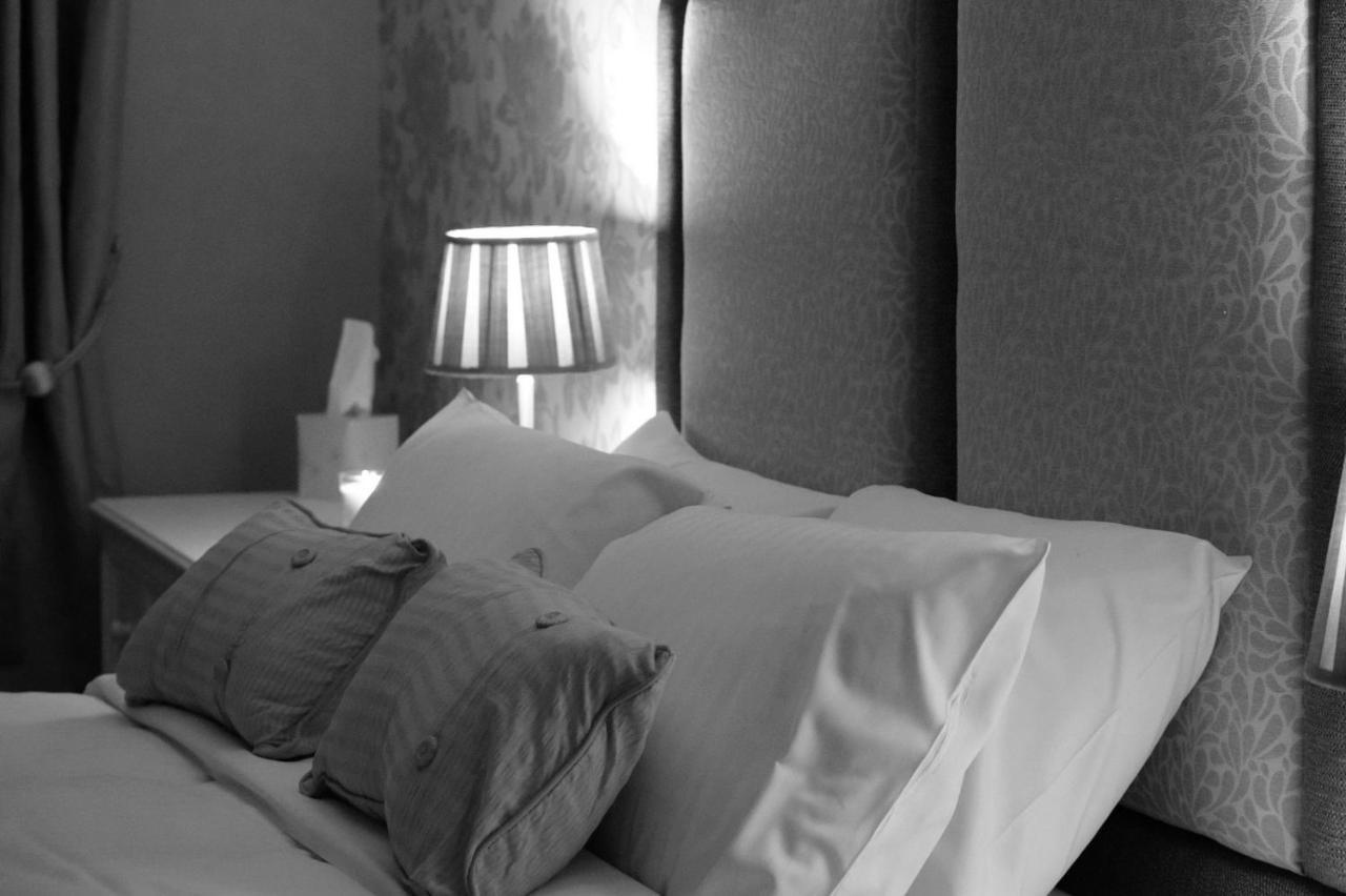 Greyhound Inn Wilton Wilton  Екстер'єр фото